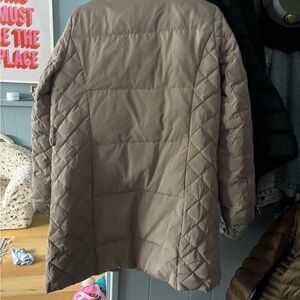 Women M Utex Quilted Jacket with Canada Patch